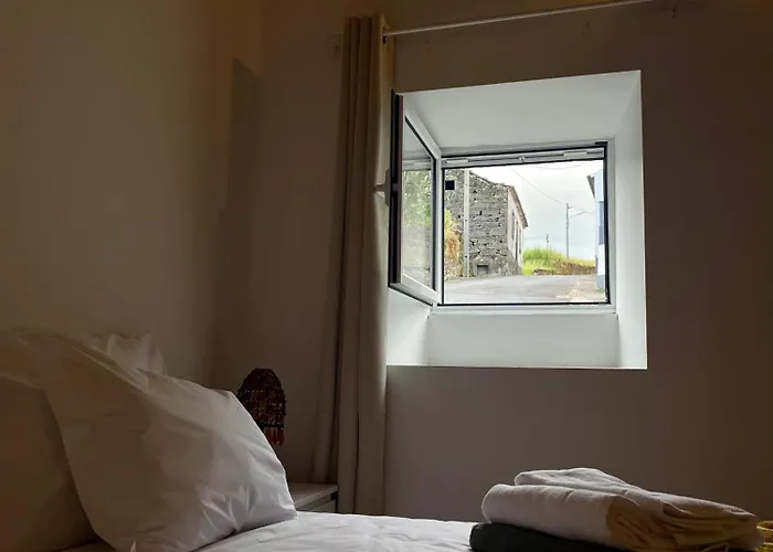 Santana Northeast * Feteira Grande